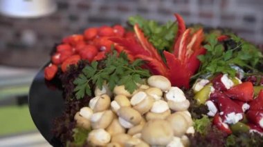 etli renkli lüks restoranda açık büfe yemek kapalı karşılayan insanlar grubu