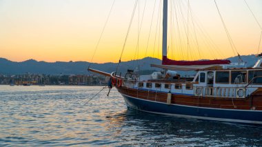 Türkiye: ege deniz ve dağ manzaralı