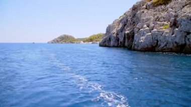 Deniz: geminin kıç görünümünden