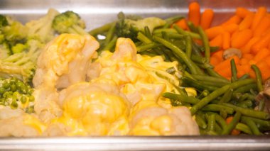 açık büfe yemekler güzel masaya vardır