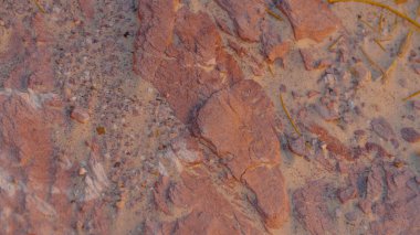 Mısır deseni güneşli havada renkli kanyon