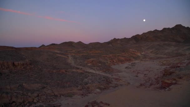 Egito um pôr do sol deserto em cânion colorido — Vídeo de Stock