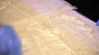 aşçılar Shawarma trüf ve altın ile hazırlama