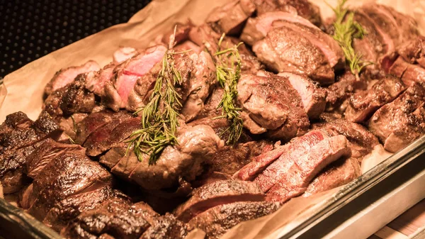 büfe lamba altında et