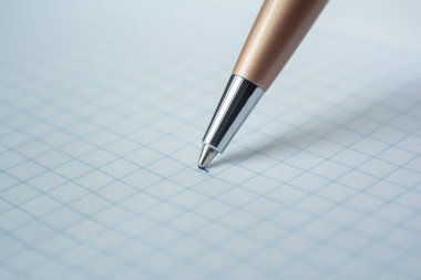 Kalem ve kağıt beyaz not defteri kapat 