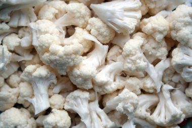 Beyaz karnabahar yığını