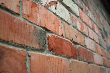 Tuğla Duvar yıkıldı 