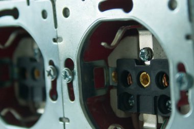 Sökülmüş güç soketi