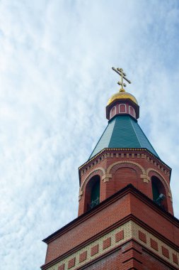 Kilise çatısı ve kubbesi