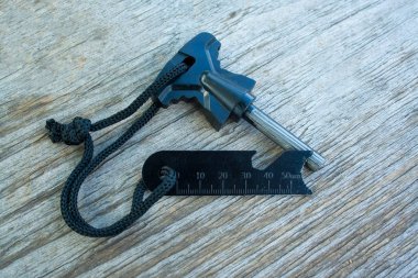 Ahşap arka planda alevler