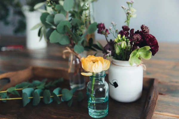 Красиві Квіти Скляній Вазі — стокове фото
