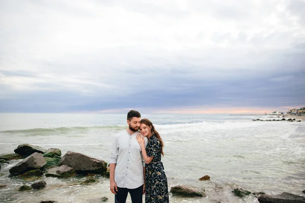 Feliz Pareja Joven Amor Playa —  Fotos de Stock