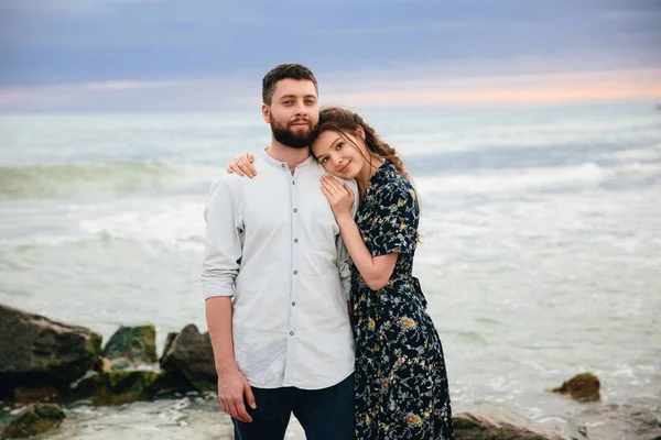 Feliz Pareja Joven Amor Playa —  Fotos de Stock