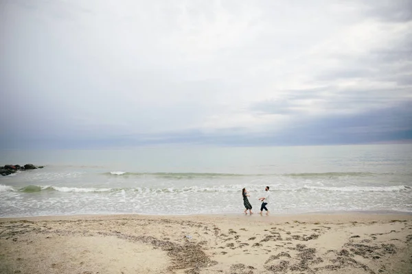 แฮปป กบนชายหาด — ภาพถ่ายสต็อก