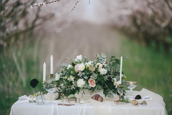 Wedding decor table for two person — Stock Photo, Image