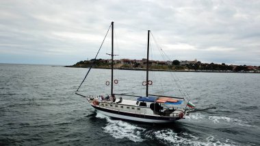 Karadeniz tekne üzerinde havadan görünümü