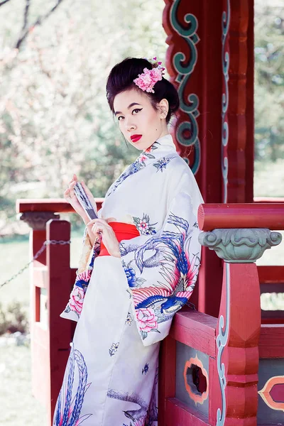 日本穿民族服装的女孩 — 图库照片
