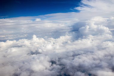 uçak uçuş bulutlar