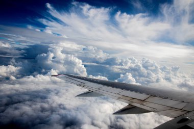 uçak uçuş bulutlar