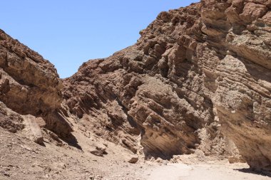 Badwater Basinis anendorheic havzası Ölüm Vadisi Ulusal Parkı 'nda (dünyanın en sıcak yerlerinden biri), Kaliforniya, ABD. Kuzey Amerika' nın deniz seviyesinin altında en düşük noktası..