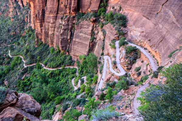 Angels Landing is a rock formation in Zion National Park in southwestern Utah in the United States. Its steep and very narrow trail for advanced hikers. Вид на тропы ангелов