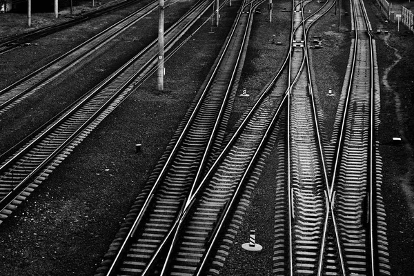 Zakrzywione Ścieżki Zajezdni Kolejowej Stacja Kolejowa Transport System Infrastruktury Pociągów — Zdjęcie stockowe