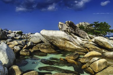 Lengkuas Island'dan birçok büyük taşları