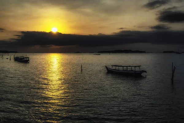 Západ Slunce Pláži Tanjung Kelayang Ostrova Belitung — Stock fotografie