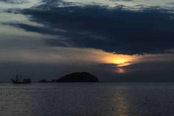 Pôr Sol Tanjung Pendam Beach Belitung Island — Fotografia de Stock