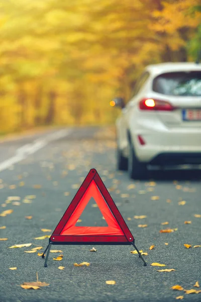 Concepto Coche Roto Triángulo Ruptura Carretera — Foto de Stock