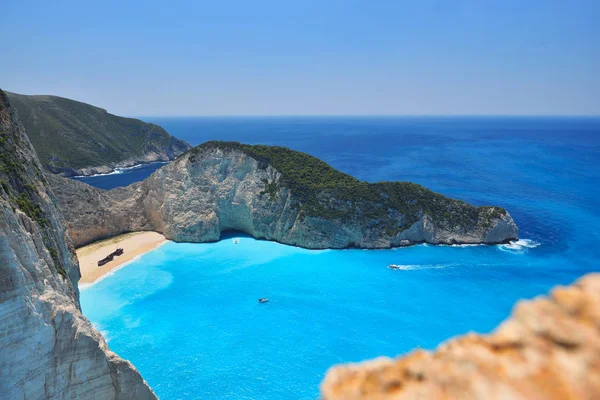 Ünlü batık defne, Navagio plaj, Zakynthos adası, Yunanistan. Gezegendeki en popüler yerlerden biri — Stok fotoğraf