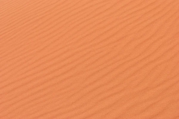 Wadi Rum çölünün kumlarında desenler