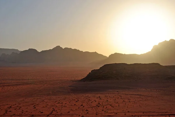 Вечірнє Сонце Над Камінням Кам Янистій Пустелі — стокове фото