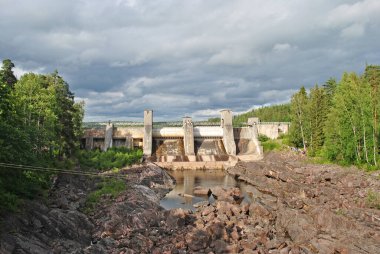 Imatra, Finlandiya 'da baraj ve eski nehir yatağı