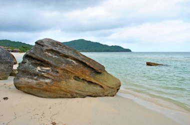 Bai Sao sahilindeki taşlar Phu Quoc adasında, Vietnam