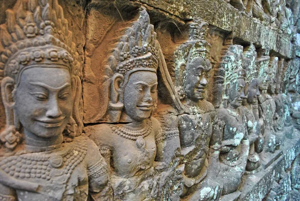 Angkor Thom Daki Cüzzamlı Kral Terasında Antik Bas Reef Ler — Stok fotoğraf