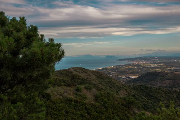 Krajina Pohled Hory Moře Vyhlídkové Paluby Města Estepona — Stock fotografie