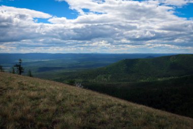 Kraka dağın doğal görünümü, Güney Ural, Rusya