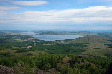 Bannoe göl manzaralı manzaralı üst Güney Ural Dağları'nın, Başqırdıstan, Rusya Federasyonu