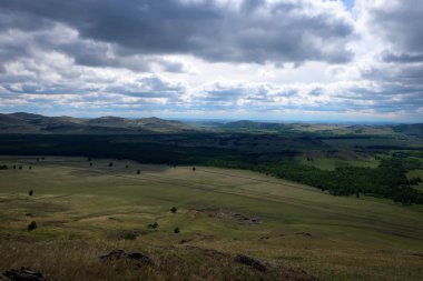 Güney Ural Kurkak Dağı, Bashkiriya, Rusya Federasyonu yakınındaki manzaralı panoramik manzaralı