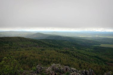 Doğal görünümü Uraltau aralığı ve Arvyakryaz Dağı, Güney Ural Bashkiriya, Rusya Federasyonu