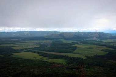 Doğal görünümü Uraltau aralığı ve Arvyakryaz Dağı, Güney Ural Bashkiriya, Rusya Federasyonu