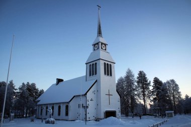 Finlandiya 'daki kilisenin özgün kış manzarası