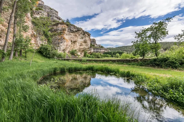 Aguisejo Nehri 'nin kaynağı, Ayllon (İspanya) bölgesindeki Segovia ilinde 