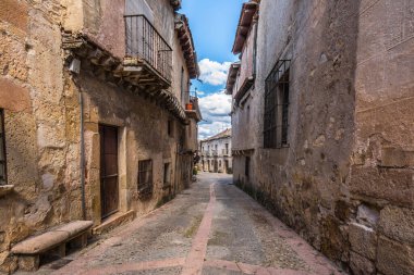 Segovia ilinin Pedraza ilçesinin sokakları (İspanya))