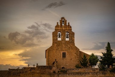 İspanya 'nın küçük bir kasabası olan Segovia de Valdesimonte' deki Hz. Meryem Kilisesi.
