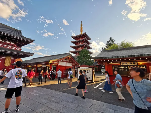 Asakusa Tempel (Tempelanlage, Tokio in Japan), Hauptgebude