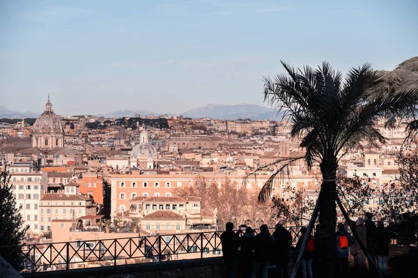 Vista Della Città Tramonto Gruppo Turisti Sul Ponte Osservazione All — Foto Stock