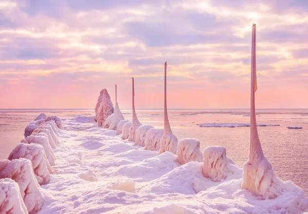 Paisaje Marino Invierno Muelle Helado Mar Congelado Por Mañana Temprano —  Fotos de Stock