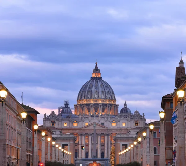 Veduta Della Cattedrale San Pietro Retroilluminata Mattina Presto Passeggiata Roma — Foto Stock